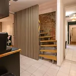 Large 145 Qm And 5 Bedrooms With Roof Terrace In Centrally Located 1 To 14 Guests