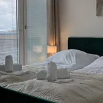Large 145 Qm And 5 Bedrooms With Roof Terrace In Centrally Located 1 To 14 Guests München
