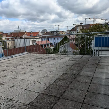 Large 145 Qm And 5 Bedrooms With Roof Terrace In Centrally Located 1 To 14 Guests *