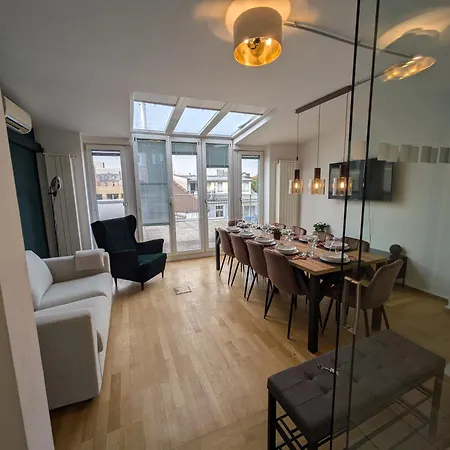 Appartement Large 145 Qm And 5 Bedrooms With Roof Terrace In Centrally Located 1 To 14 Guests Munich