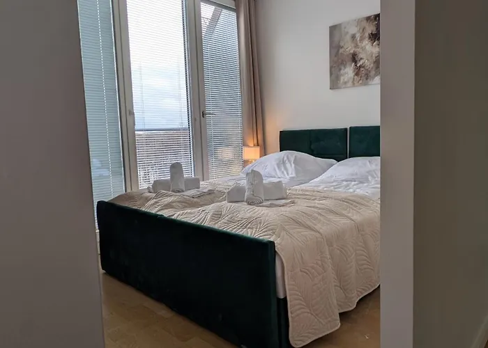 Large 145 Qm And 5 Bedrooms With Roof Terrace In Centrally Located 1 To 14 Guests * Mnichov