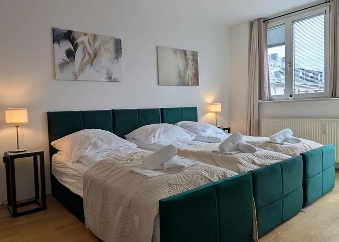 Large 145 Qm And 5 Bedrooms With Roof Terrace In Centrally Located 1 To 14 Guests Apartmán *