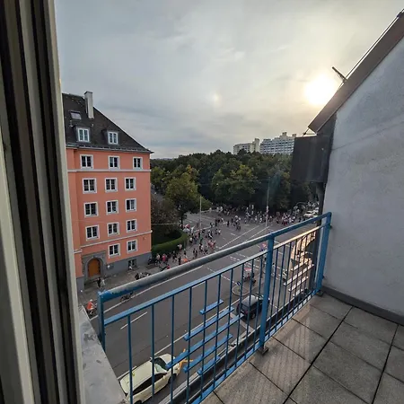 Apartment Large 155 Qm And 5 Bedrooms With Roof Terrace In Centrally Located 1 To 14 Guests