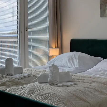 Large 155 Qm And 5 Bedrooms With Roof Terrace In Centrally Located 1 To 14 Guests Munich